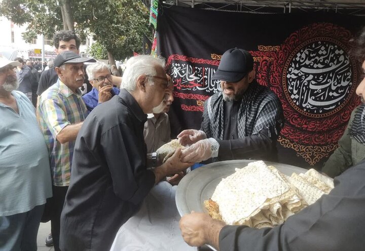 خادمی «سردار دامغانی» در موکب ۴۱۸ شهید کارگری گیلان در رشت