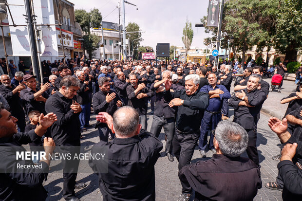 دسته عزاداری حسینیه اعظم زنجان در اربعین حسینی