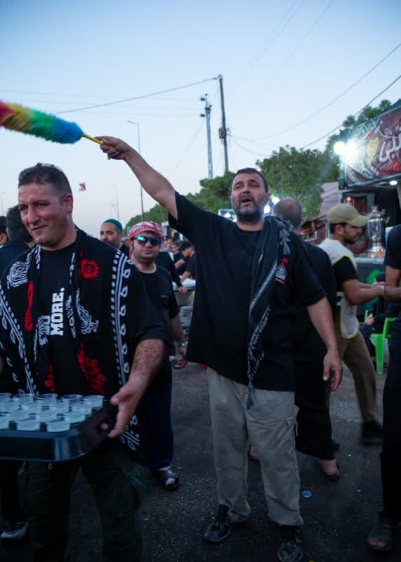 خدمترسانی موکب «ریحانه النبی» الیگودرز به زائران در شهر کربلا