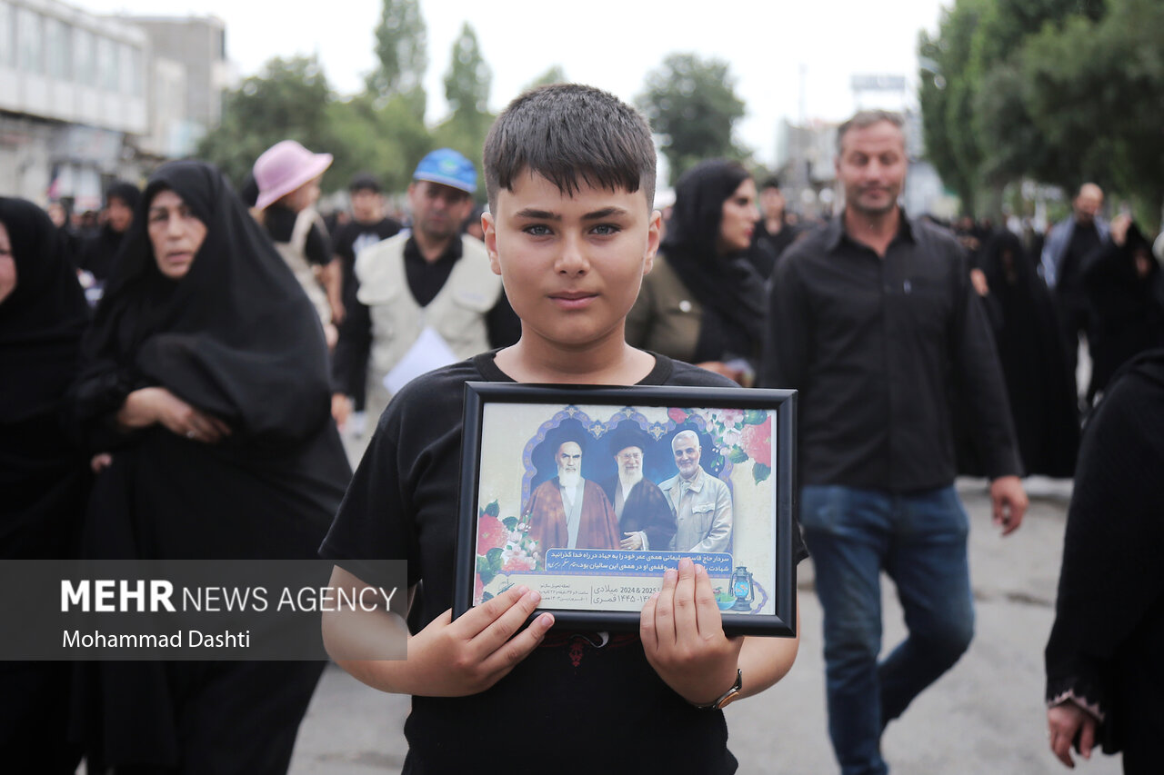 عاشقان جامانده دلهای خود را راهی کربلا کردند