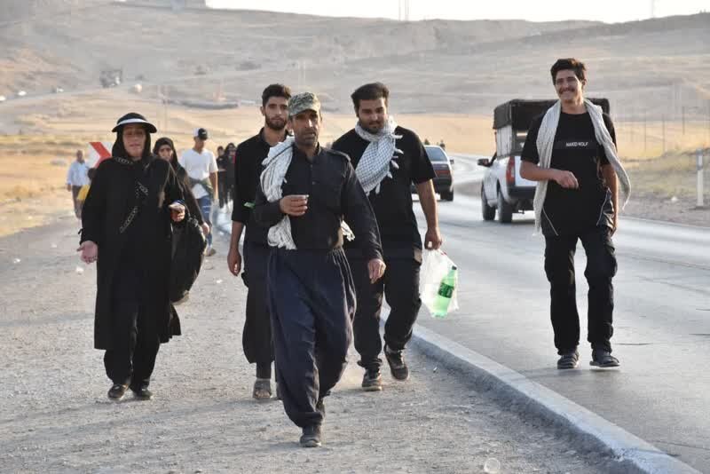 پیادهروی دلدادگان اربعین حسینی (ع) در کوهدشت