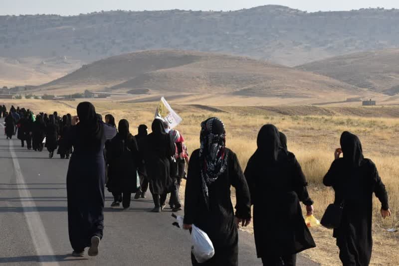 پیادهروی دلدادگان اربعین حسینی (ع) در کوهدشت