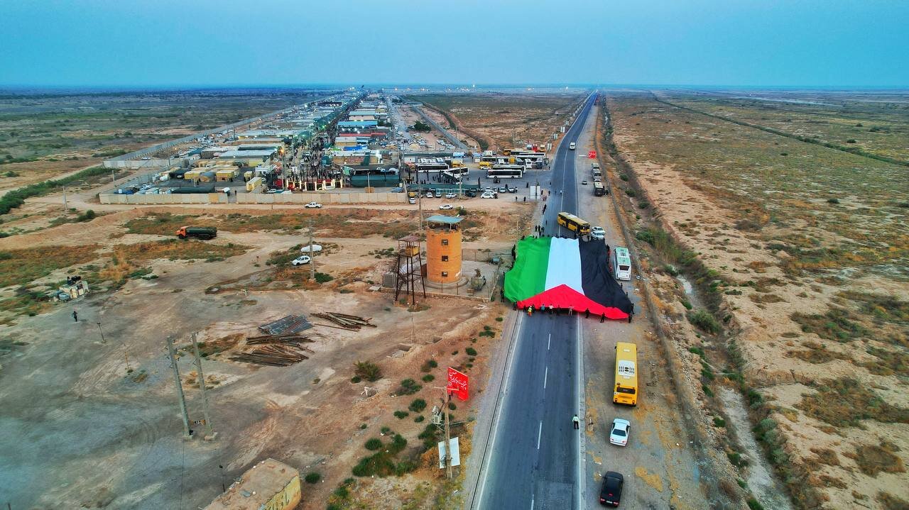 بزرگترین پرچم فلسطین در کشور به احترام شهدای غزه به اهتزاز درآمد