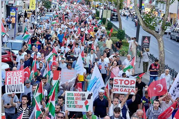 Fatih Camisi'nden Edirnekapı'ya Filistin'e destek yürüyüşü Fatih Camisi'nden Edirnekapı'ya Filistin'e destek yürüyüşü