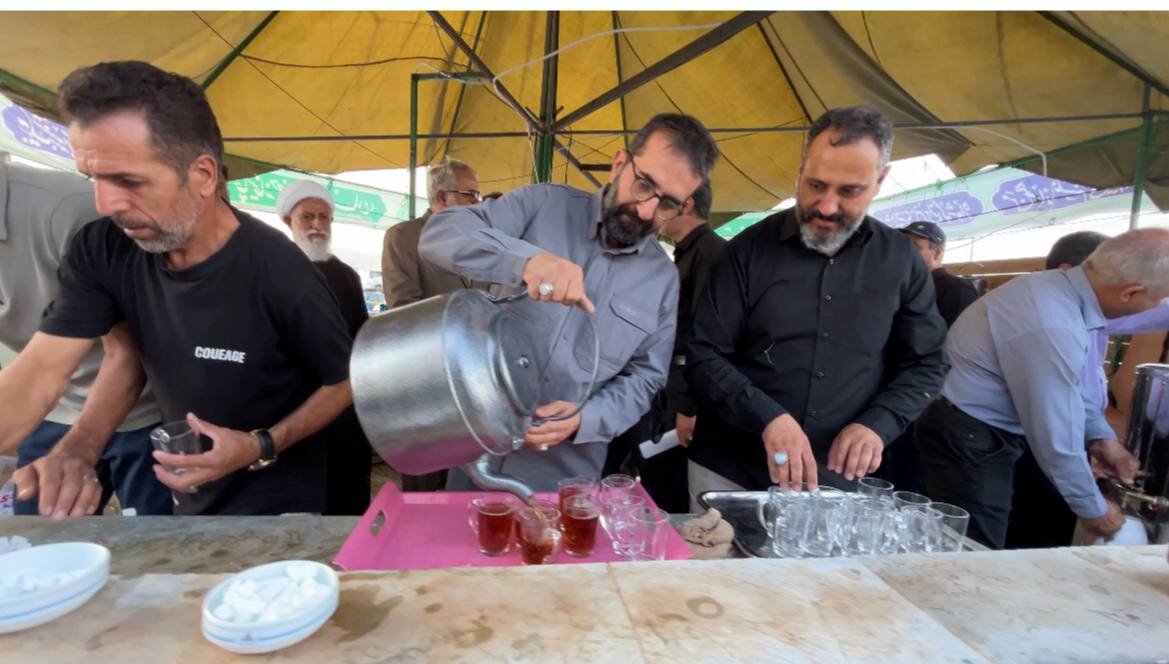 موکب های ستاد مردمی خادمان ملیکه ایرانی در میدان آستانه قم