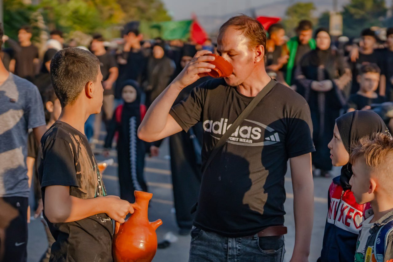 راهپیمایی اربعینی از حرم حضرت رقیه(س) تا زینبیه برگزار شد