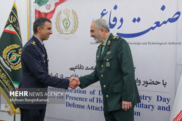 آئین گرامیداشت روز صنعت دفاعی آئین گرامیداشت روز صنعت دفاعی