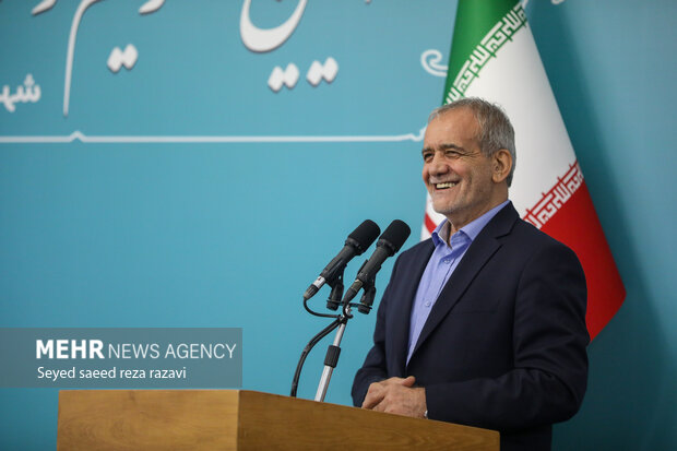 Pezeşkiyan bu akşam canlı yayına katılacak Pezeşkiyan bu akşam canlı yayına katılacak