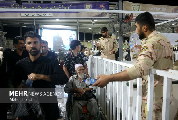 بیات: 50 درصد زائران اربعین از مرز مهران خارج خواهند شد