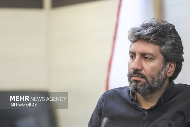 هنرمندان همچنان پشتیبان مردم باشند؛ حمایت از نیروهای مسلح + فیلم