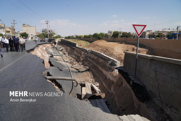 فرونشست زمین پل پیرنیا شیراز