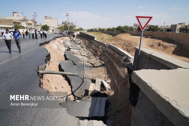 فرونشست زمین پل پیرنیا شیراز