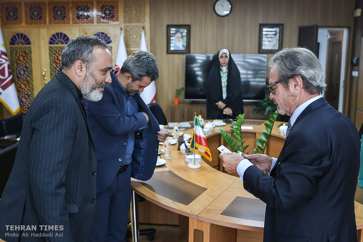 Brazil envoy hopes for deeper ties on Tehran Times visit