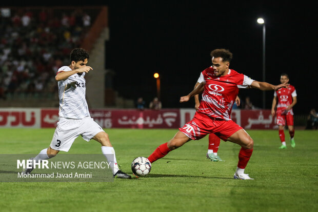 لیگ برتر فوتبال - پرسپولیس و فولاد