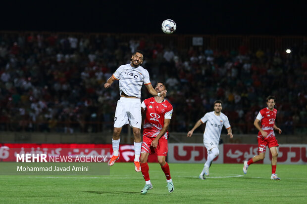 لیگ برتر فوتبال - پرسپولیس و فولاد