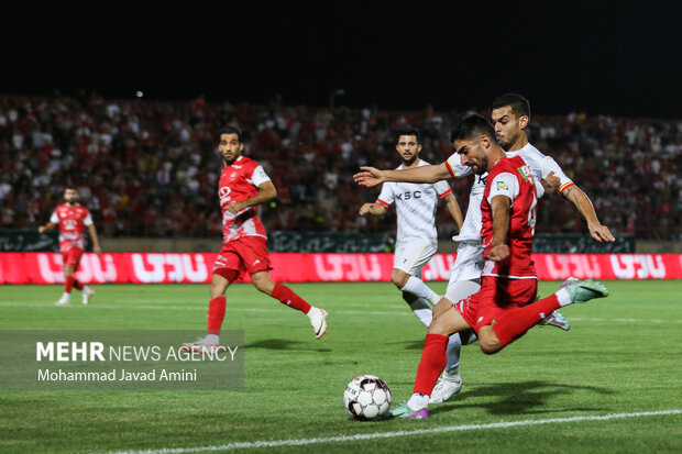 لیگ برتر فوتبال - پرسپولیس و فولاد