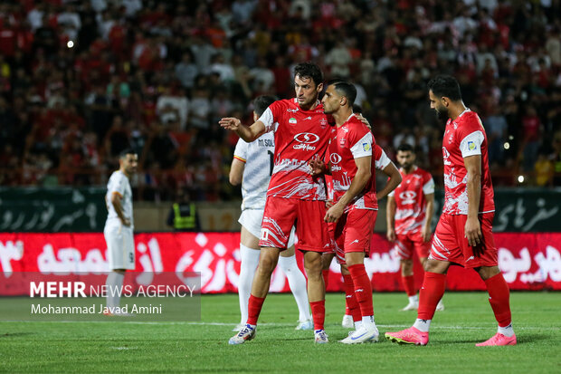 لیگ برتر فوتبال - پرسپولیس و فولاد