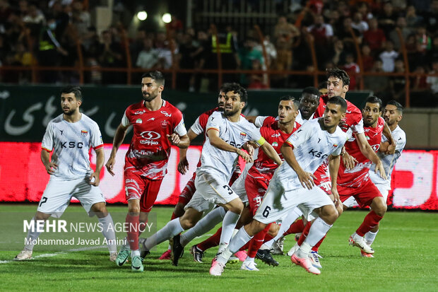 لیگ برتر فوتبال - پرسپولیس و فولاد