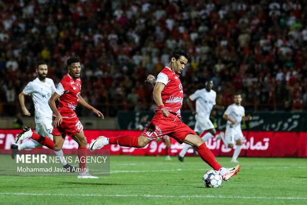 لیگ برتر فوتبال - پرسپولیس و فولاد