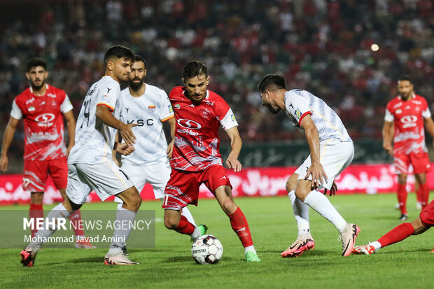 لیگ برتر فوتبال - پرسپولیس و فولاد