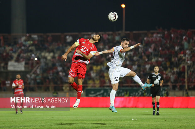 لیگ برتر فوتبال - پرسپولیس و فولاد