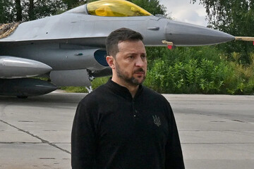 Zelensky fires Ukraine air force cmdr. after fatal F-16 crash