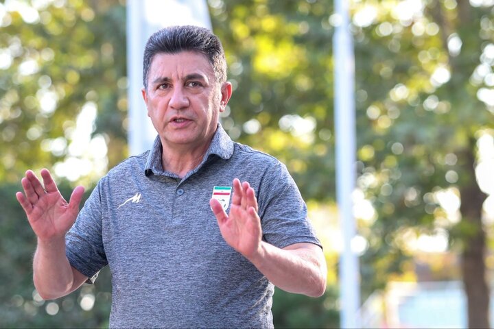 امیر قلعه‌نویی: درباره خاک و نام «ایران» با احدی تعارف نداریم