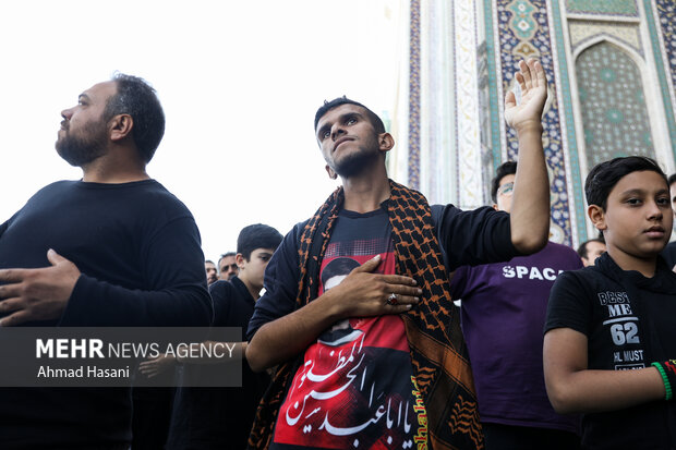 اجتماع عزاداران نبوی در حرم رضوی اجتماع عزاداران نبوی در حرم رضوی
