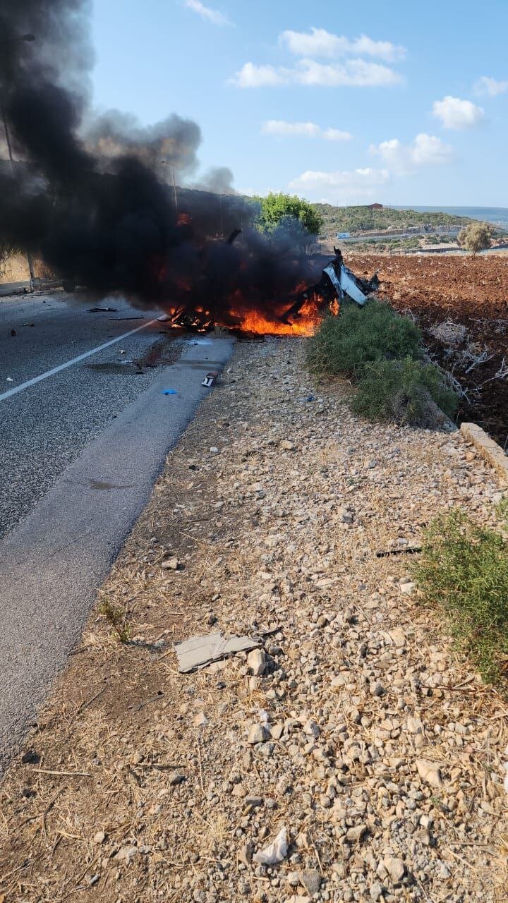 A car targeted on "Naqoura" highway in S Lebanon (+PHOTO)