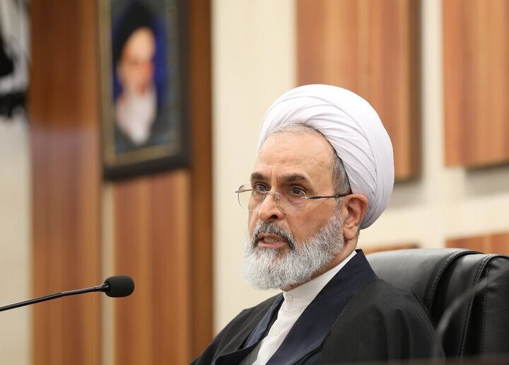 تقدیر مدیر حوزههای علمیه از آیت الله نوری همدانی در پیشگامی پاسخ به شبهات دینی