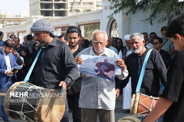 تشییع پیکر «محمد علی بهمنی» در بندرعباس