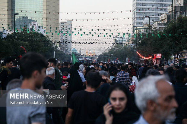 موکب‌های پذیرایی از زائران رضوی در مشهد