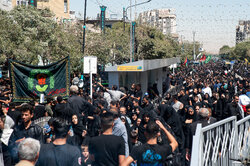 یک‌هزار نفر از نوجوانان کشور در مشهد به زائران خدمت‌رسانی کردند