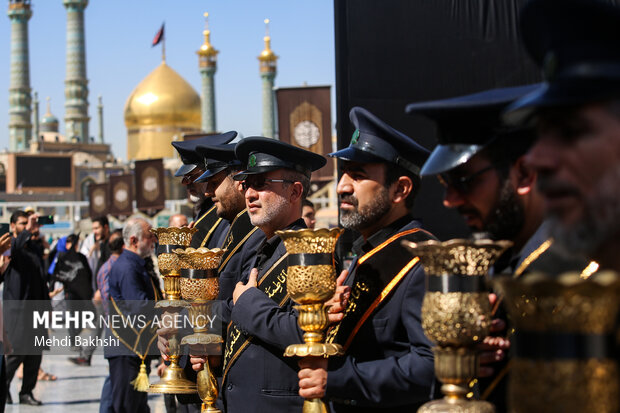 فيديو.. مراسم عزاء خدام مرقد سيدة فاطمة المعصومة عليها السلام يوم استشهاد الامام الرضا عليه السلام