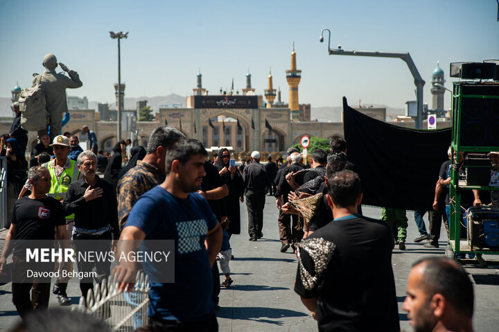 ازدحام جمعیت در خیابان امام رضا(ع) مشهد