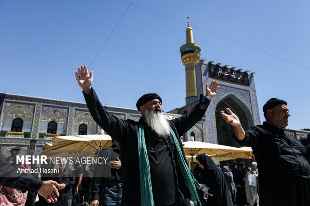 عزاداری شهادت امام رضا(ع) در حرم رضوی