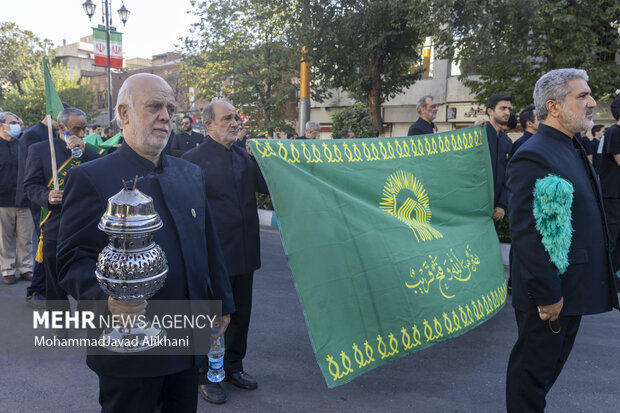 حرکت دسته‌های عزاداری و تجمع امام رضایی‌ها