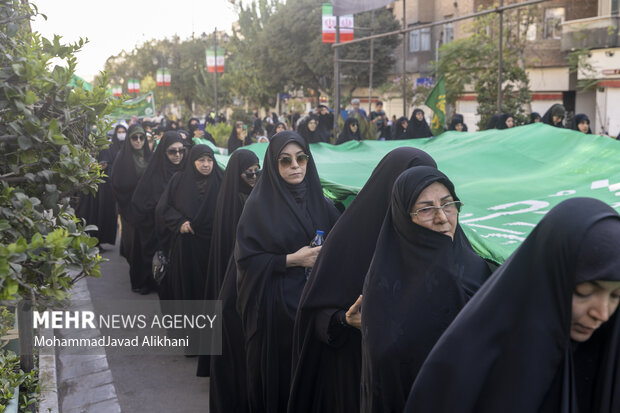 حرکت دسته‌های عزاداری و تجمع امام رضایی‌ها