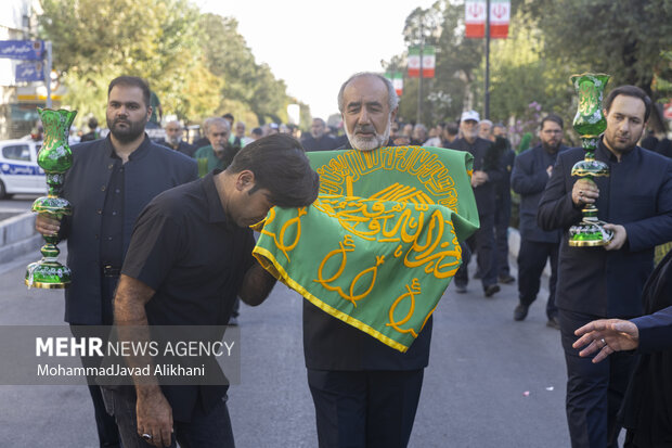 حرکت دسته‌های عزاداری و تجمع امام رضایی‌ها