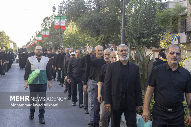 حرکت دسته‌های عزاداری و تجمع امام رضایی‌ها