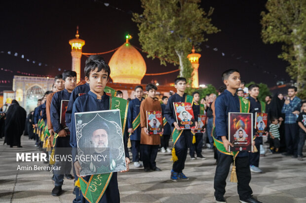 لاله گردانی شام غریبان شهادت امام رضا(ع) در حرم حضرت شاهچراغ(ع) شیراز