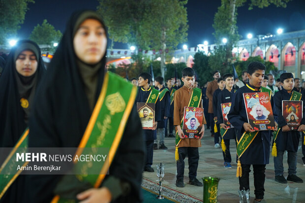 لاله گردانی شام غریبان شهادت امام رضا(ع) در حرم حضرت شاهچراغ(ع) شیراز