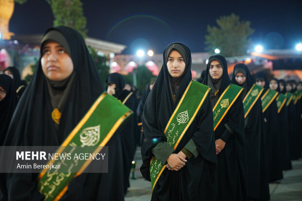 لاله گردانی شام غریبان شهادت امام رضا(ع) در حرم حضرت شاهچراغ(ع) شیراز