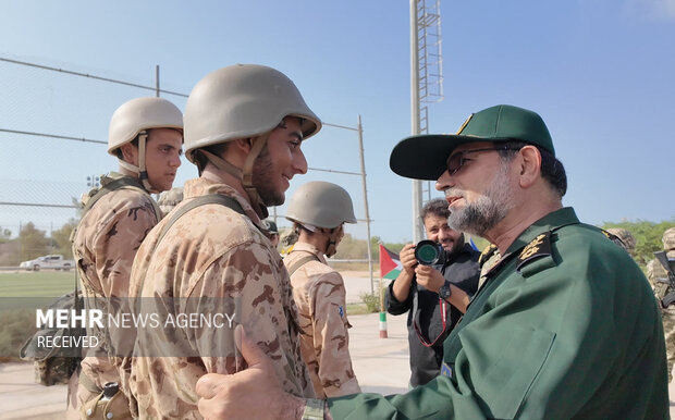 سفر فرمانده نیروی دریایی سپاه به جزایر نازعات