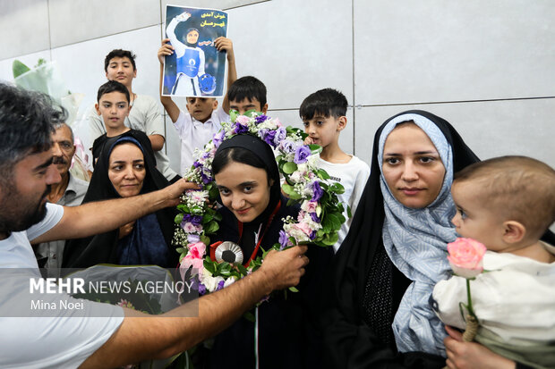 استقبال از زهرا رحیمی نایب‌قهرمان پارالمپیک در تبریز