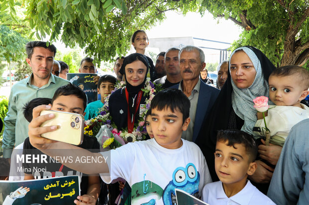 استقبال از زهرا رحیمی نایب‌قهرمان پارالمپیک در تبریز