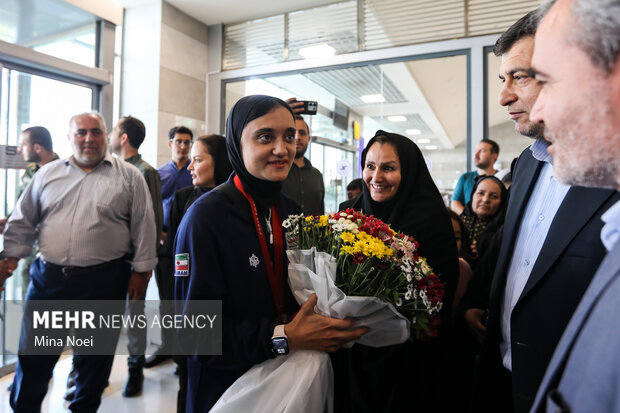 استقبال از زهرا رحیمی نایب‌قهرمان پارالمپیک در تبریز