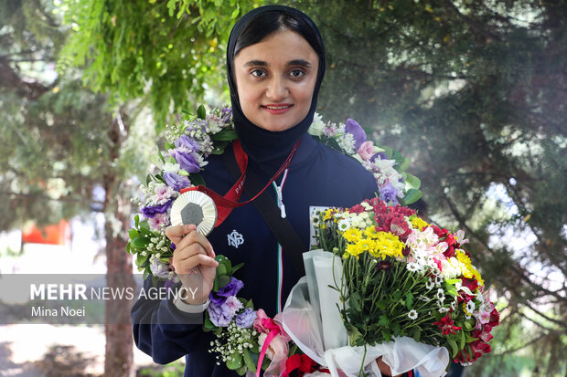 استقبال از زهرا رحیمی نایب‌قهرمان پارالمپیک در تبریز