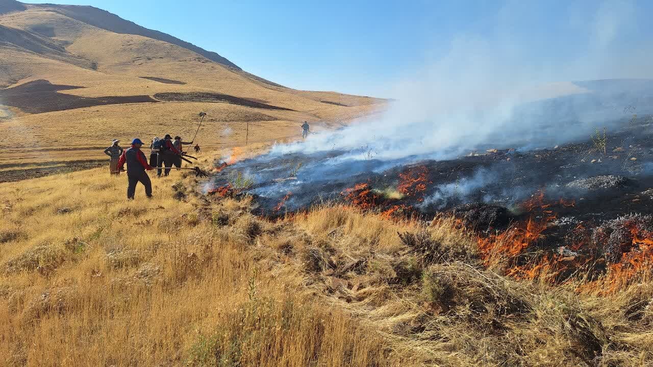 ۸۶ هکتار از مراتع روستاهای دهگلان در آتش سوخت