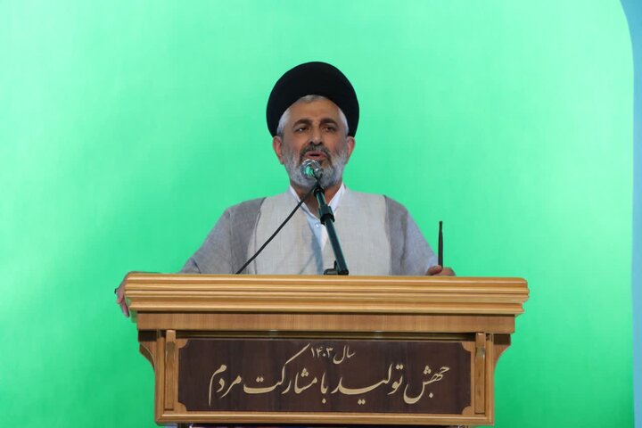 مقابله با گرگ درنده صهیونیستی/ فریب دست چدنی مخملی را نخوریم